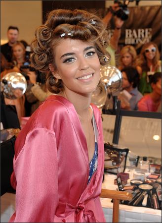 [450Victorias_Secret_Hair_Makeup_FLEA107_830894115112008.jpg]