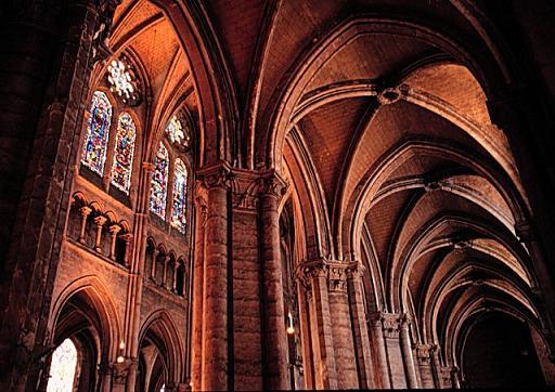 [ChartresInterior.JPG]