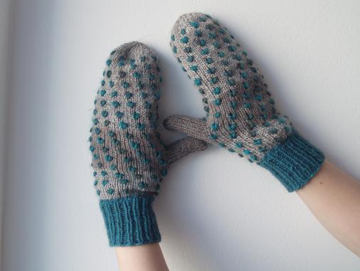 [thrummed+outside.JPG]