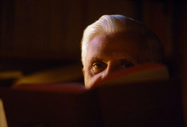 [Ratzinger.jpg]
