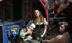 une des scenes du film le cirque des vampires avec Adrienne Corri