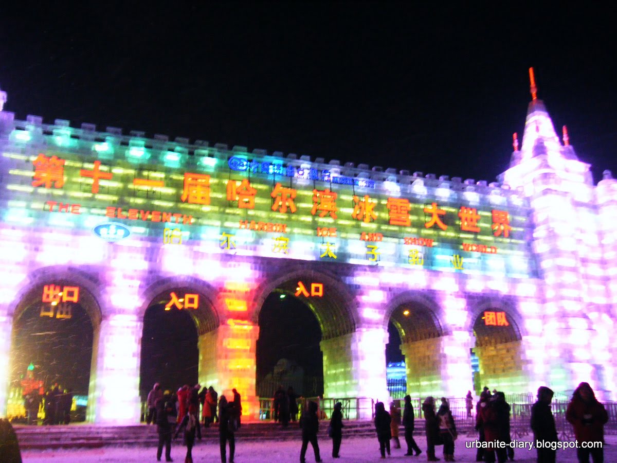 [Harbin+Ice+Festival+2010.JPG]