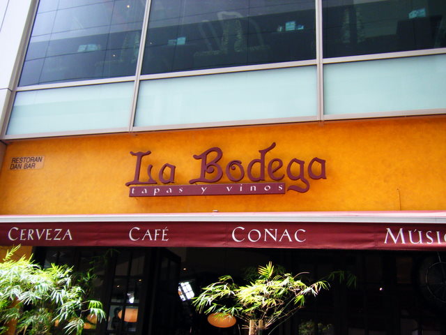[La+Bodega.JPG]