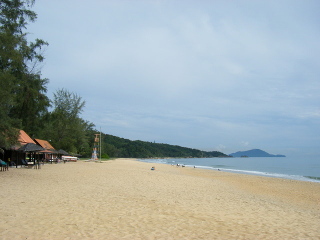 [Beach+of+Awana+Kijal.JPG]