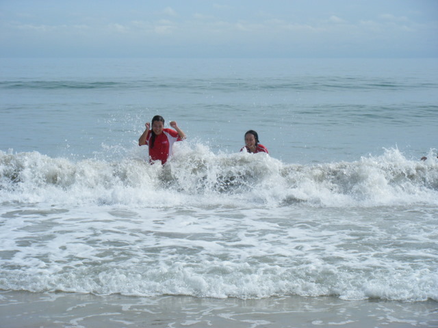 [Playing+waves+3.JPG]