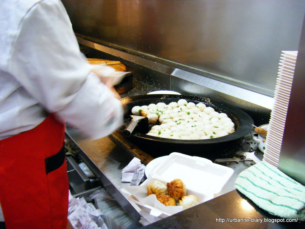 [Shanghai+Sheng+Jian+Bao.JPG]