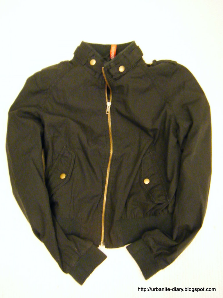 [H&M+Black+Jacket.JPG]