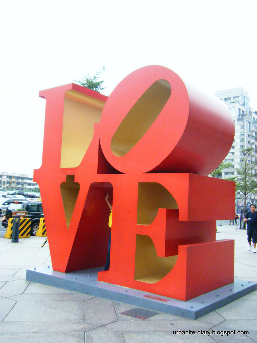 [Love+at+Taipei+101.JPG]