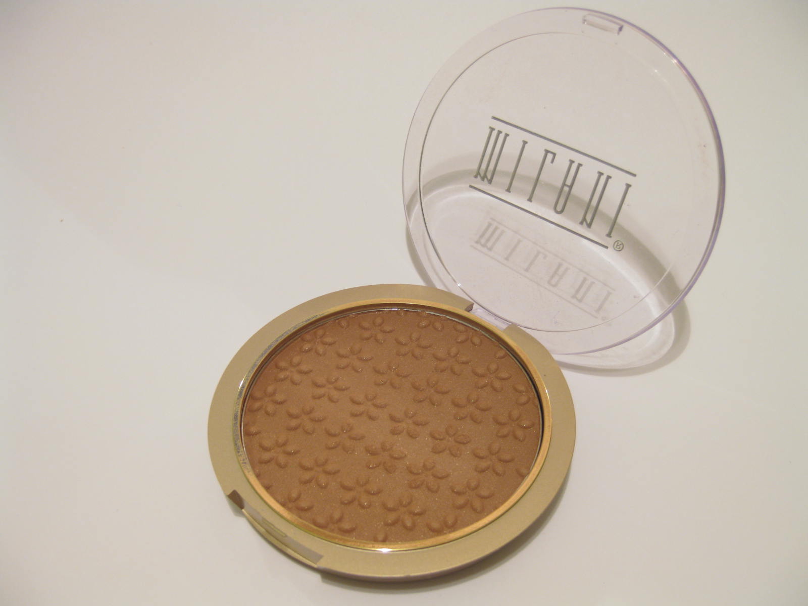 Kalifornia Love Milani Powder Bronzer in "Medium" (Review & Swatches)