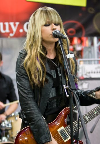 [orianthi2.jpg]