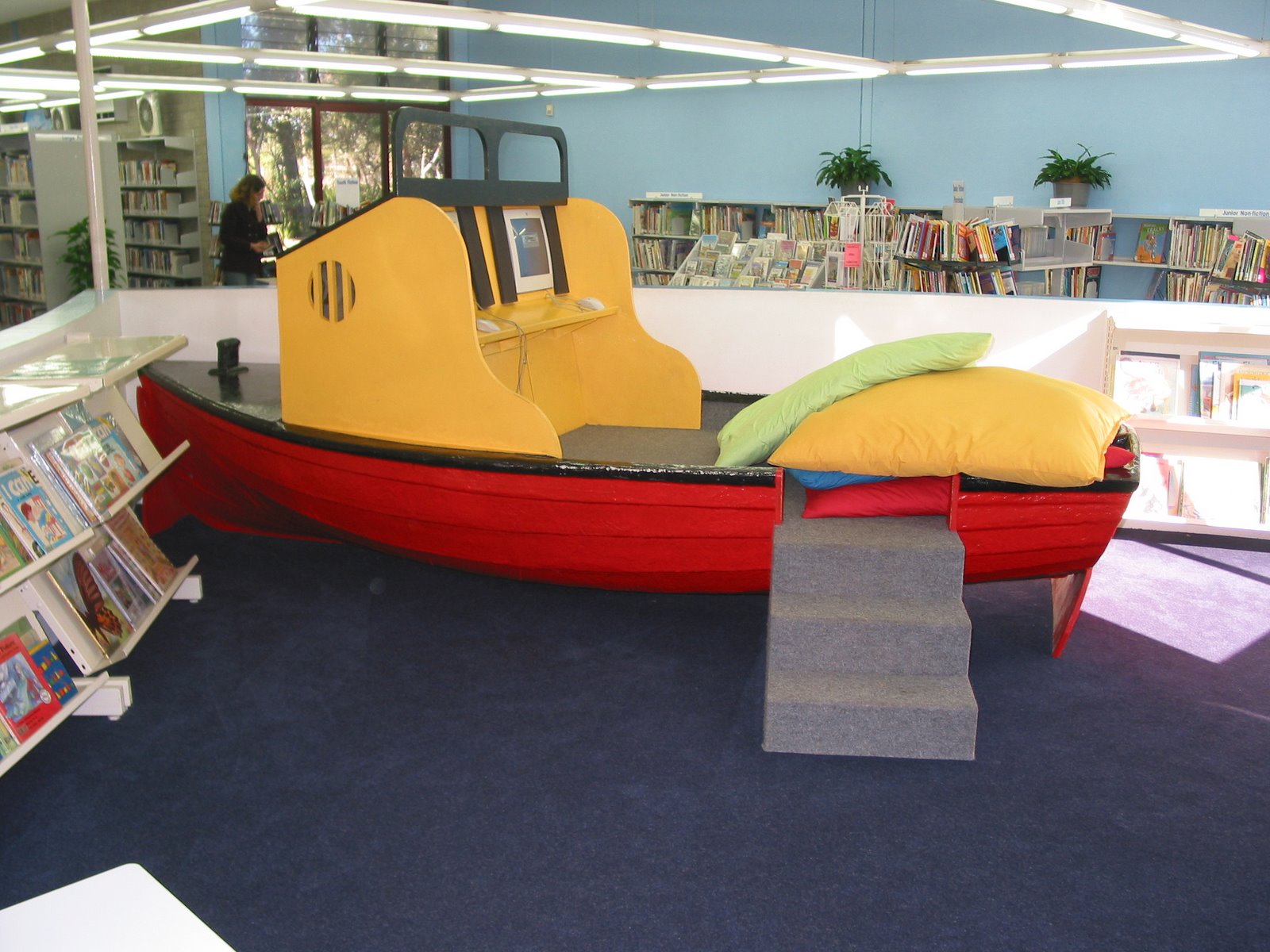 [KidsArea03.JPG]