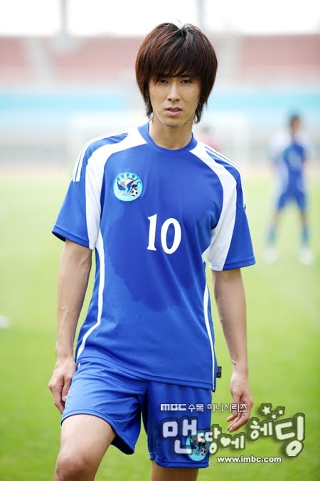 [53113999200909091522342785438180207_003.jpg]