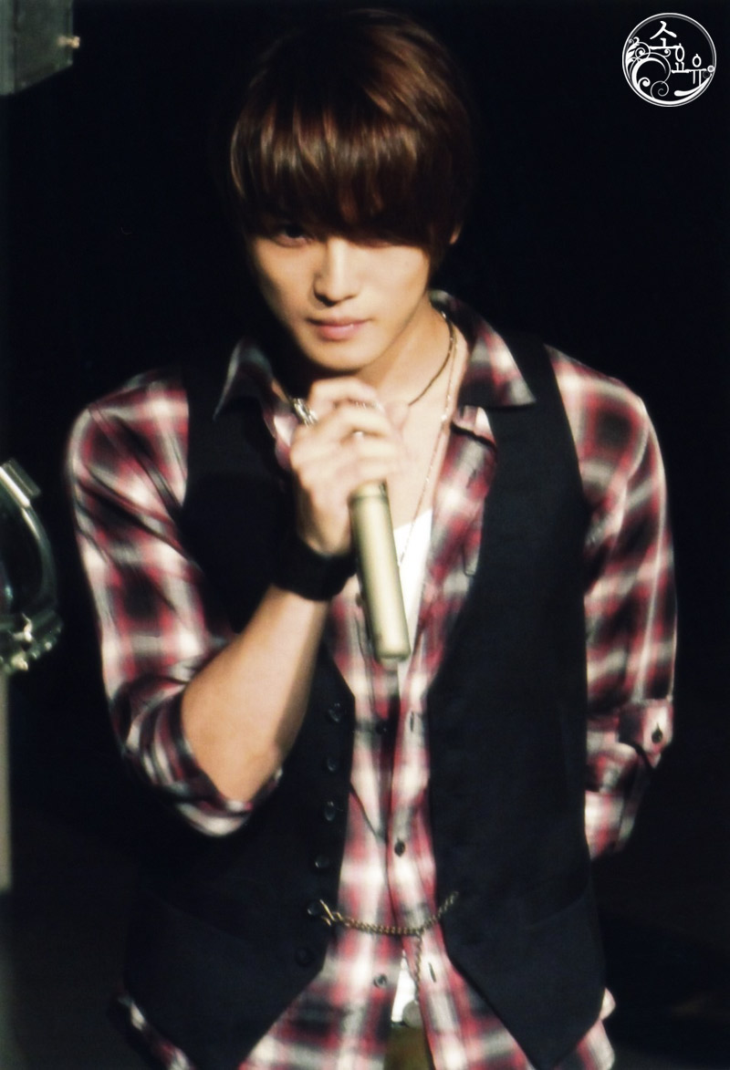 [1253089643_20090907MJ-03.jpg]