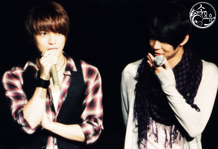 [1253089643_20090907MJ-08.jpg]