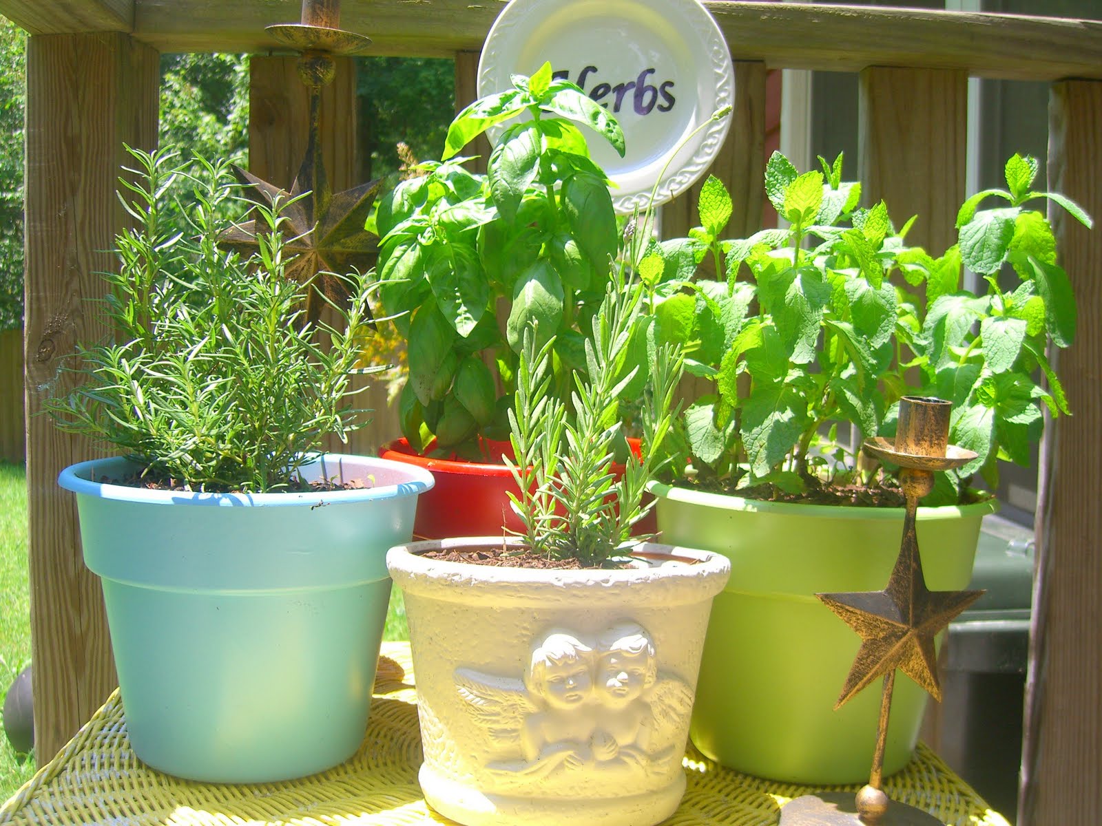 The Working Home Keeper: Container Herb Garden
