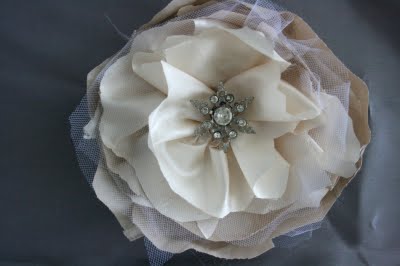 [Large+Flower+Pin+Tutorial+015.jpg]