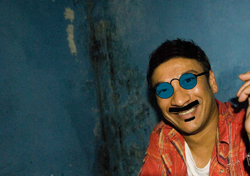 [_DSC2077_Riza_change_small.jpg]