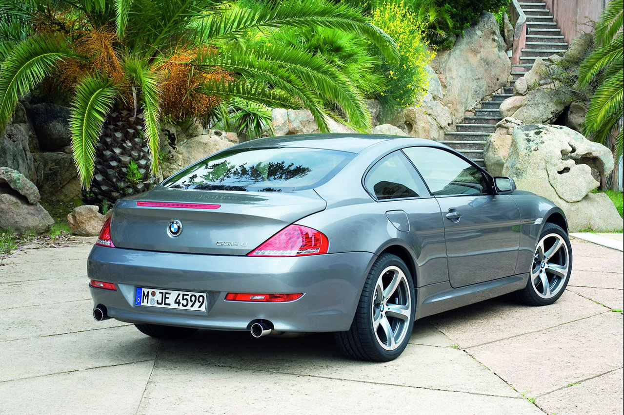 [Carscoop_08BMW6_027.JPG]