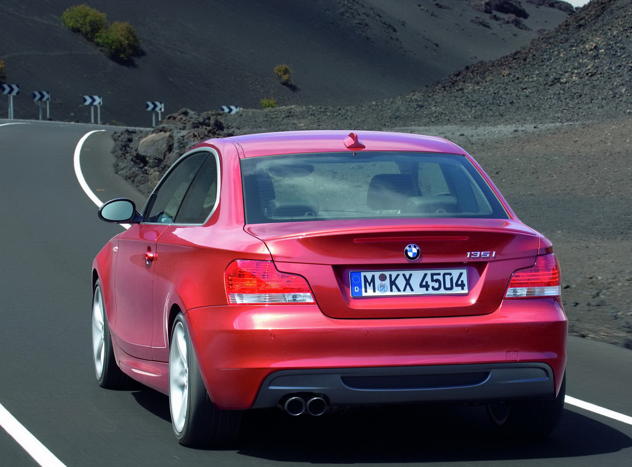 [Carscoop_BMW_1Coupe_16.JPG]