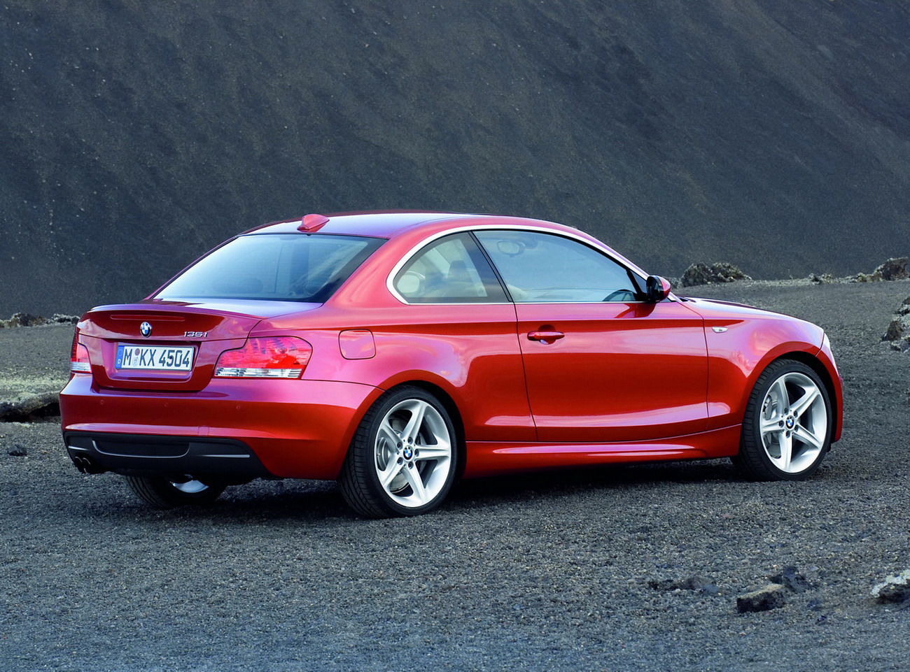 [Carscoop_BMW_1Coupe_26.JPG]