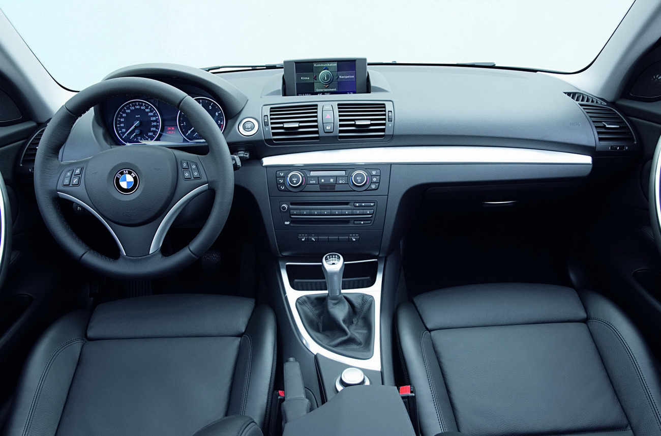 [Carscoop_BMW_1Coupe_3.JPG]