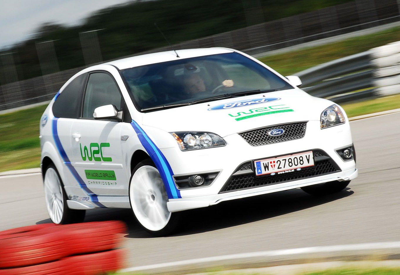 [Carscoop_FocusST2007_WRC_1.jpg]