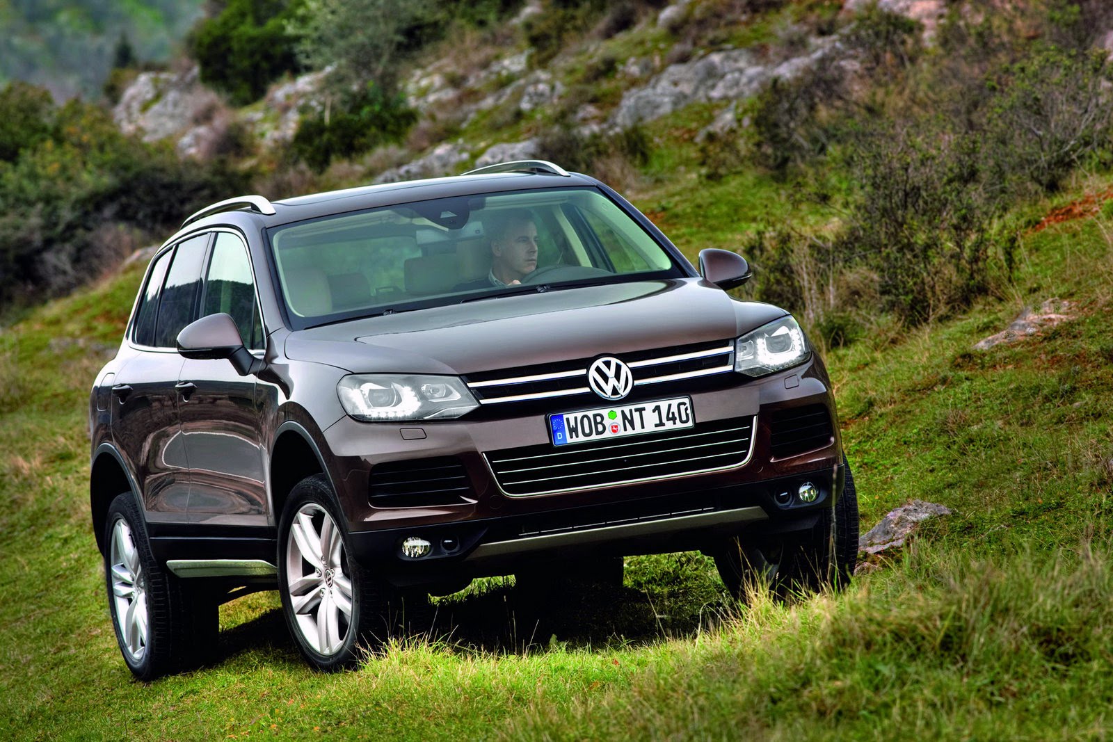 [2011-Volkswahen-Touareg-277.jpg]