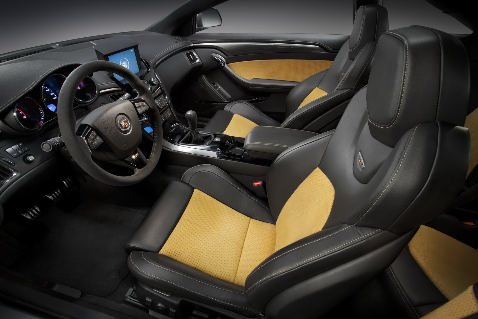 2011-Cadillac-CTS-V-Coupe-19.JPG