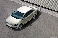 2011-VW-Polo-Sedan-6.JPG