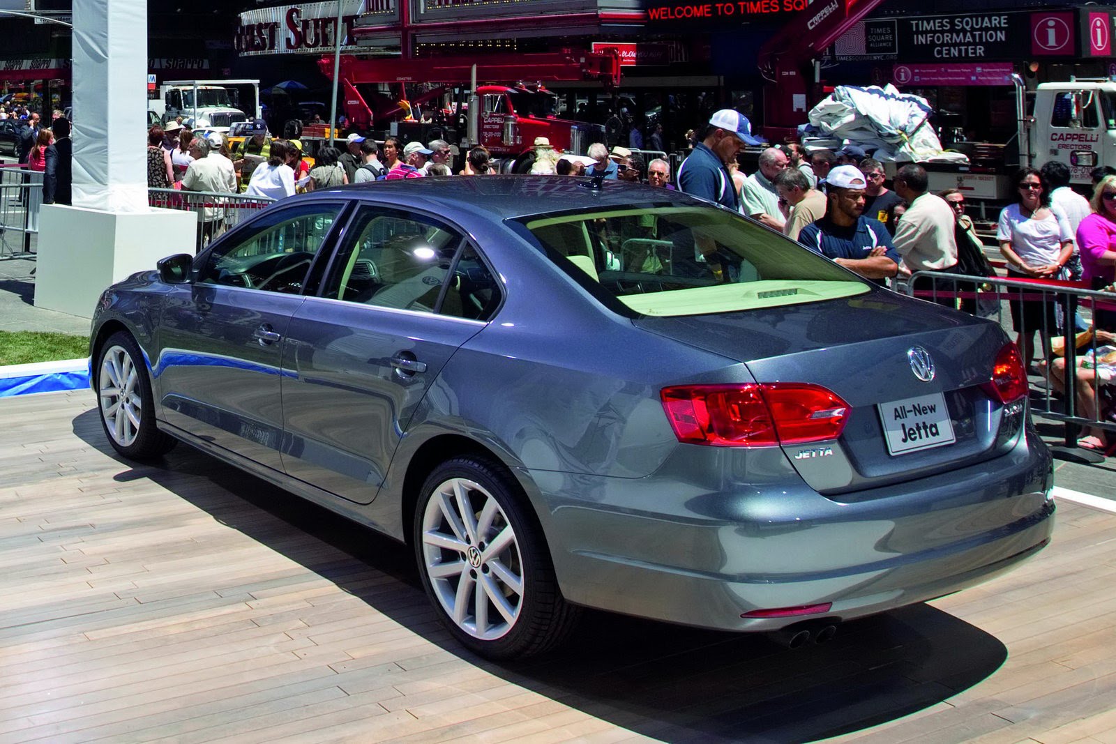 2011-Volkswagen-Jetta-New-York-27.jpg