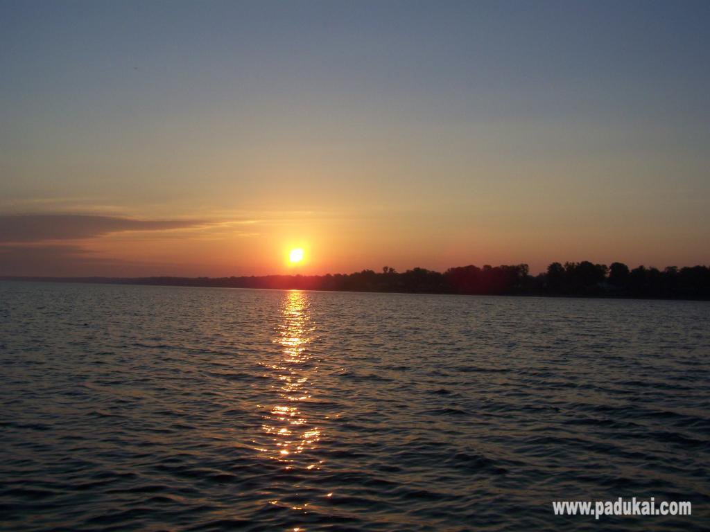 http://3.bp.blogspot.com/_FohBnWD_E0s/SxPqc_keJUI/AAAAAAAABhs/gp1wwzWwOsM/s1600/Beautiful+Sunset+Scenery+Wallpaper.jpg