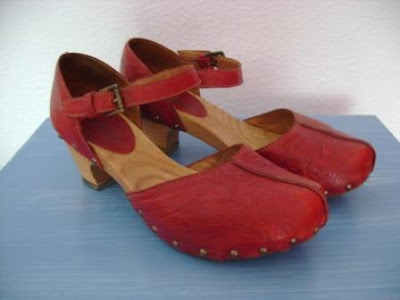 Zapatos de Madera de Margary Delgado