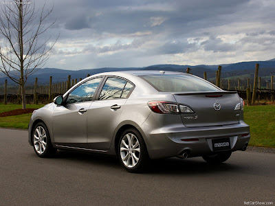 Mazda-3_Sedan_2010_800x600_wallpaper_16.jpg