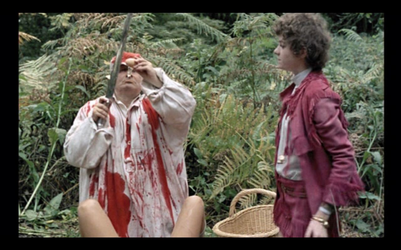 [weekend+-+cracking+eggs.jpg]