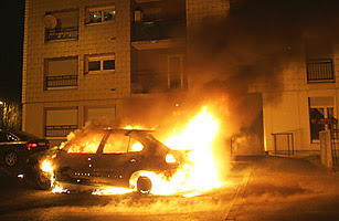 [Bild: burning_cars_0102.jpg]