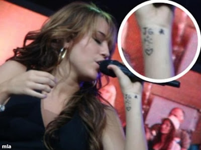 tatuajes de iniciales. tatuajes hanna. Primer Tatuaje de Miley Cyrus !