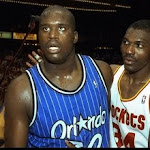 Shaquille O'Neal y Kareem Olajuwon en 1995