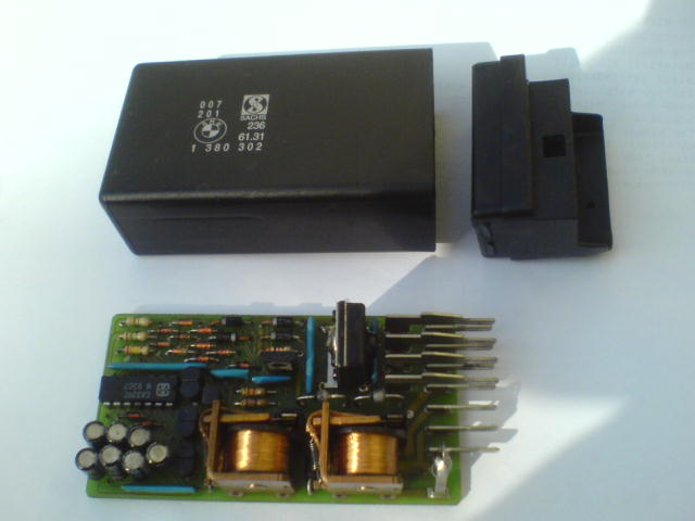 [bmwe30m40_central_lock_module_02.JPG]