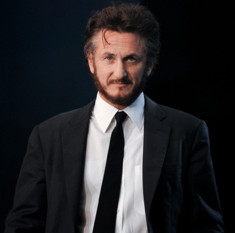 [Sean+Penn+visszatér+a+The+Three+Stoogesba.jpg]