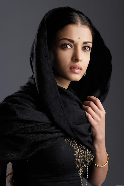 Most Beautiful Indian Women Photos