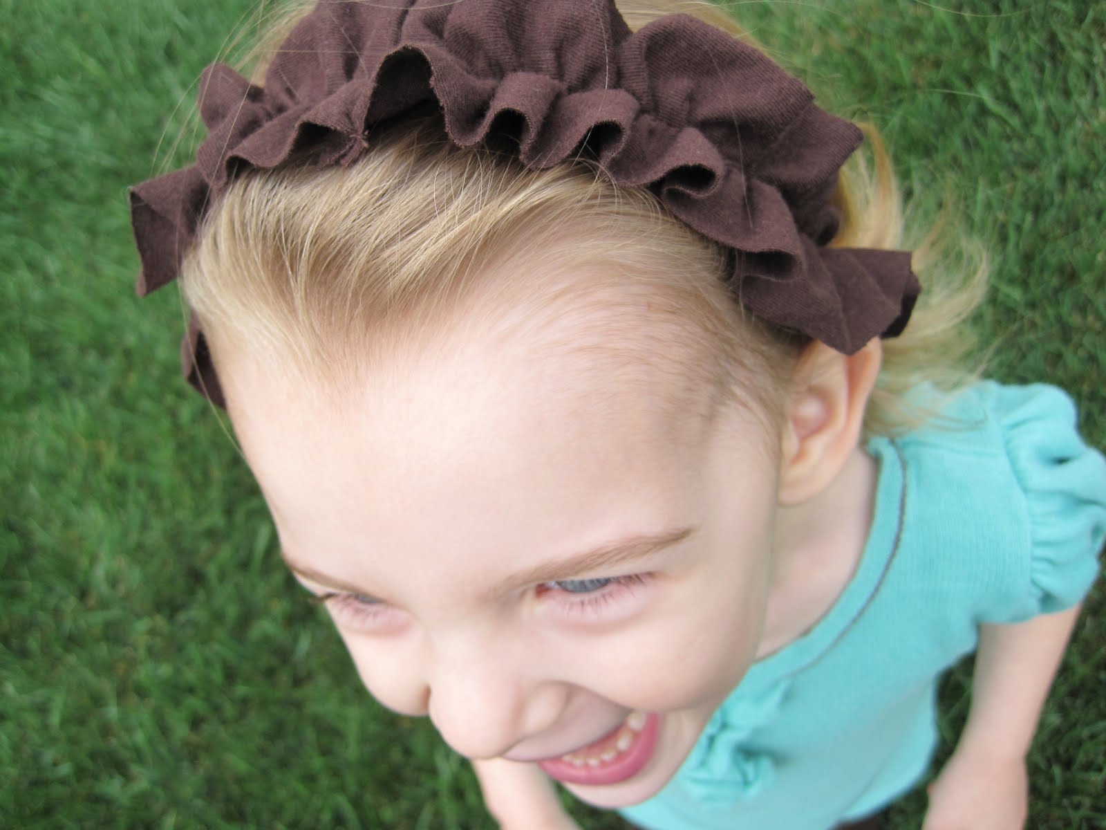 Lu Bird Baby Ruffle Headband Tutorial