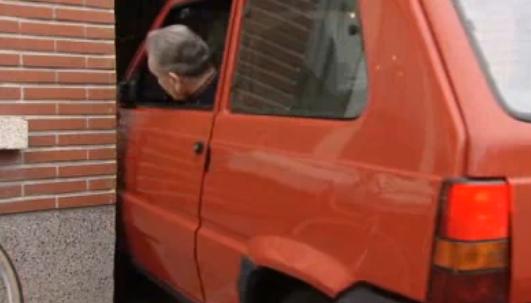 [garagemapertada.JPG]
