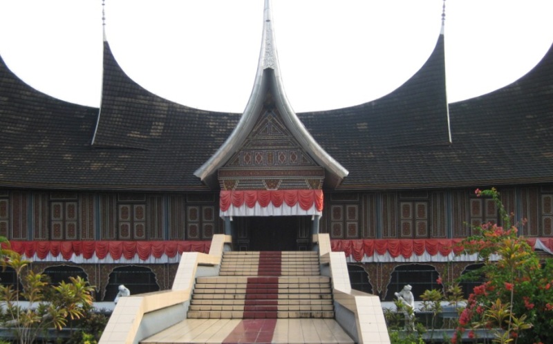 [Rumah+Minang+-+Padang.JPG]