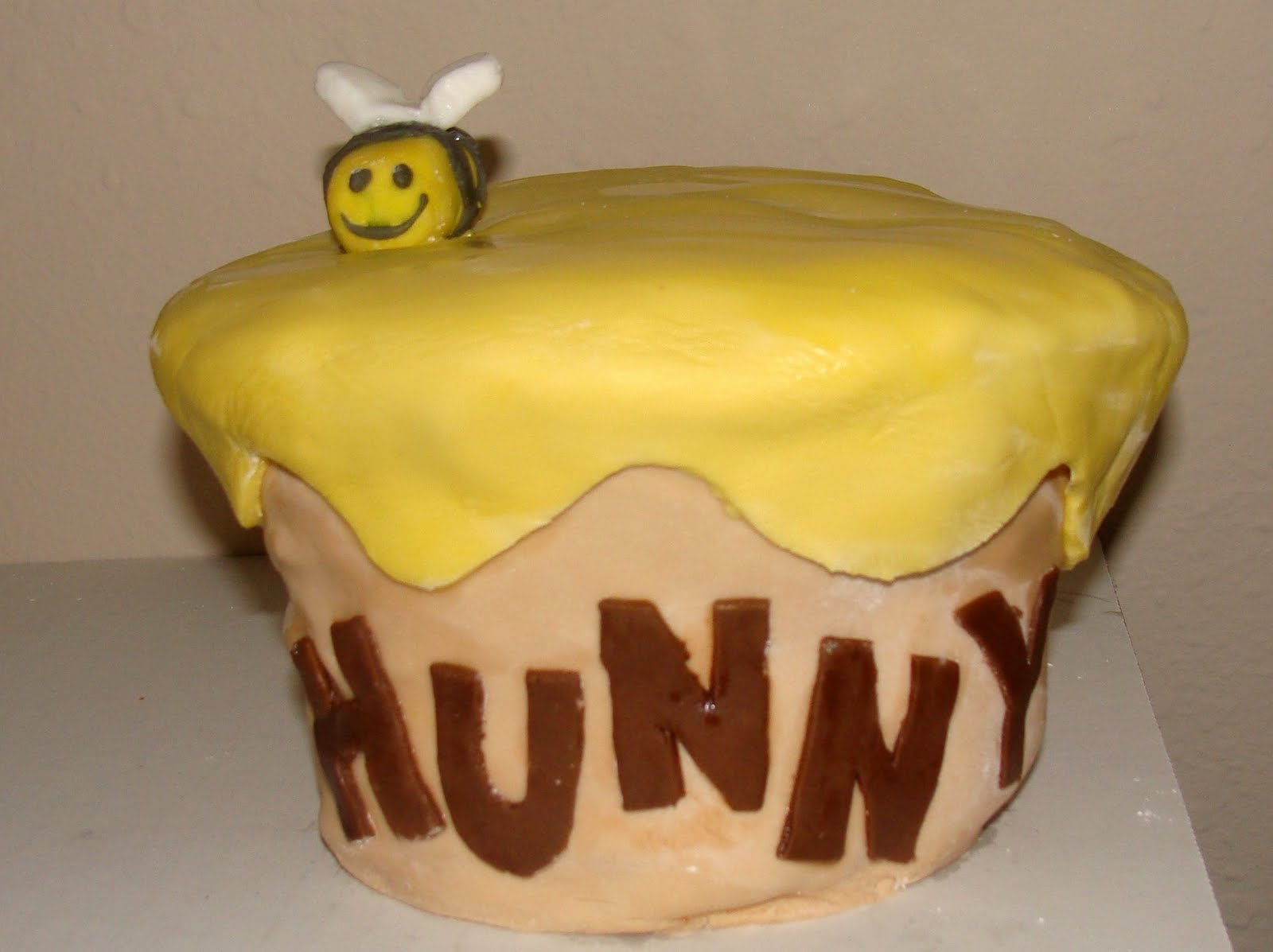 Mama Creedon's Cakes! *HONEY POT*