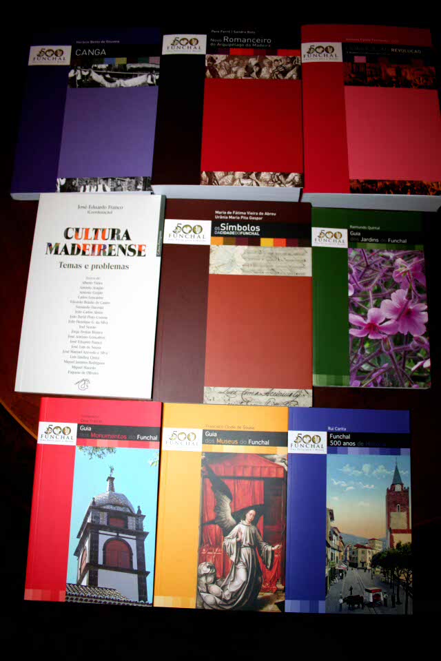 [MADEIRA_LIVROS.jpg]