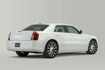 http://3.bp.blogspot.com/_GIlsuSZq_VM/S0s1lMT9SKI/AAAAAAAAbp0/In2BWC5qpyg/s400/2010+Chrysler+300+S8+6.jpg