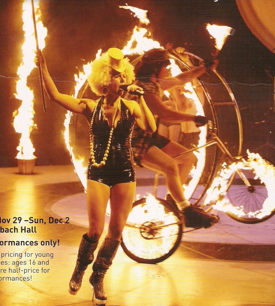 [CircusOzSinger.JPG]