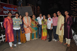 Teams of Khichdi-the Movie on the sets of Tarak Mehta ka Ooltah Chashmah Teams of Khichdi-the Movie on the sets of Tarak Mehta ka Ooltah Chashmah