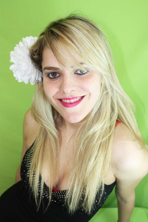 Karina Cruz Biografia