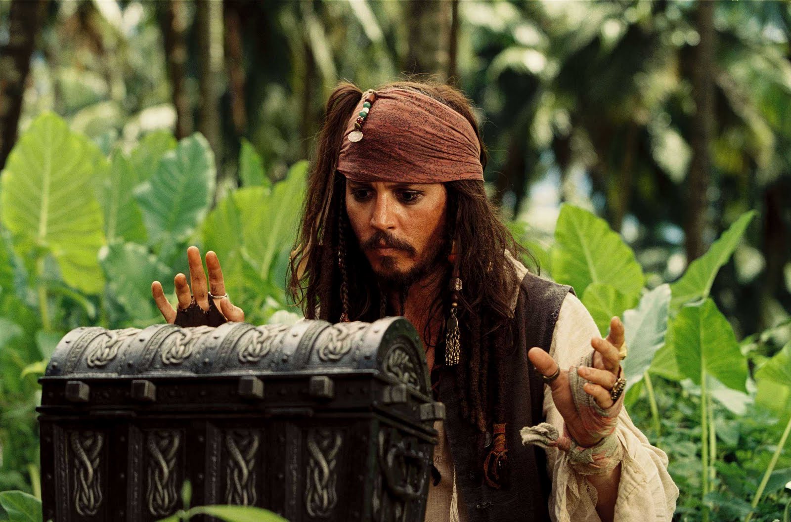 http://3.bp.blogspot.com/_GWNkxZtm5m4/TQ5zXp9YA_I/AAAAAAAACSY/8Vhw3MXuyFc/s1600/2006_potc_dead_man_chest_025.jpg